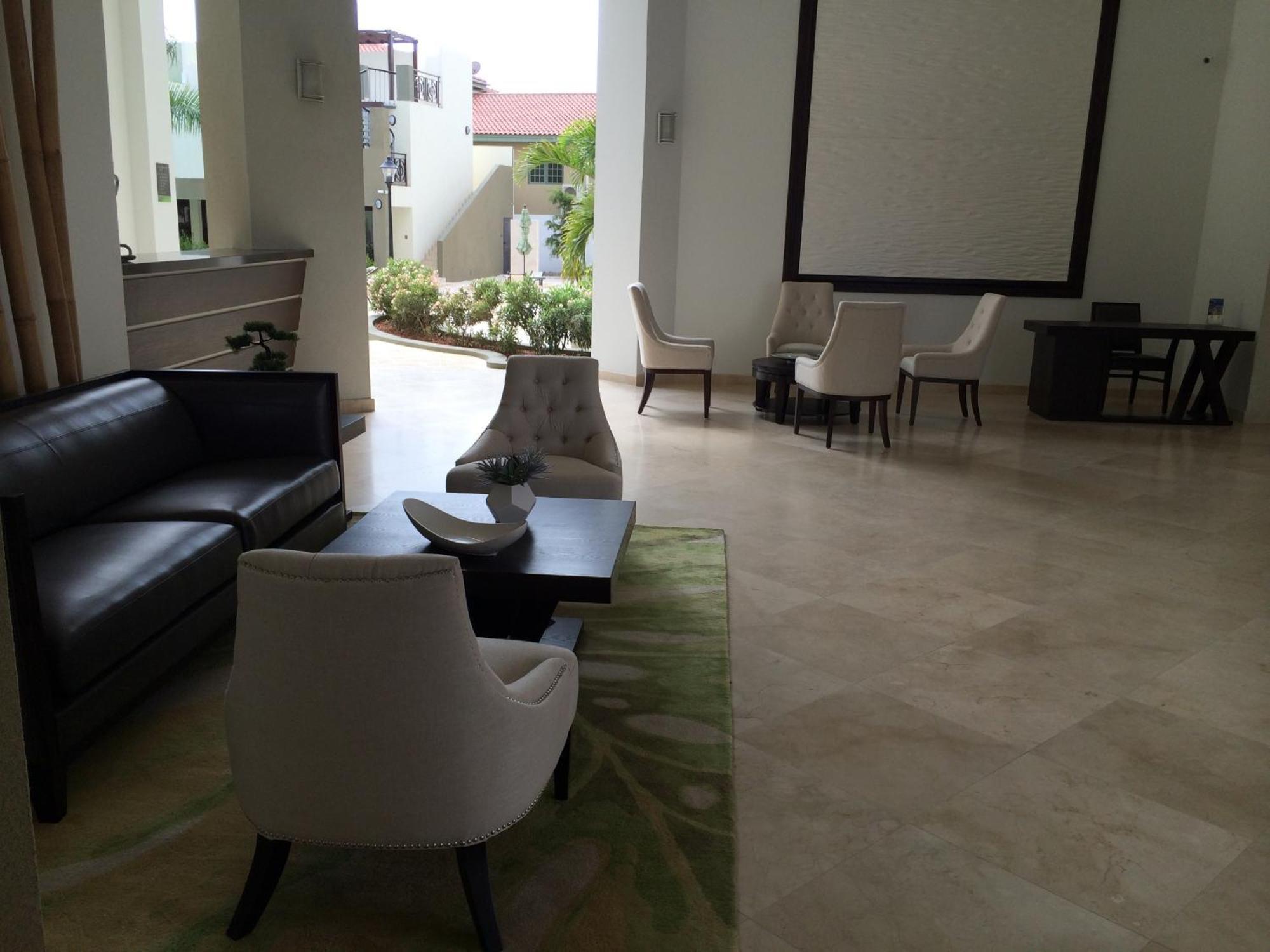 Palmaruba Condos Palm Beach Exterior photo