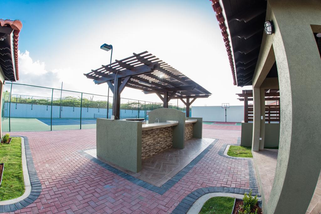 Palmaruba Condos Palm Beach Exterior photo