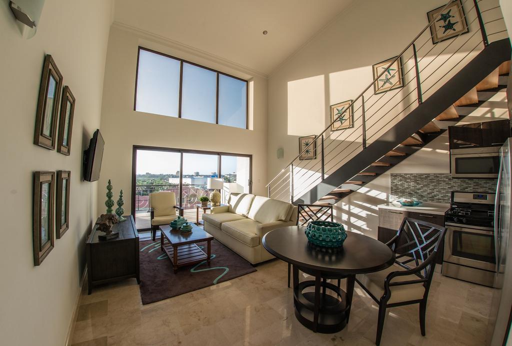 Palmaruba Condos Palm Beach Room photo
