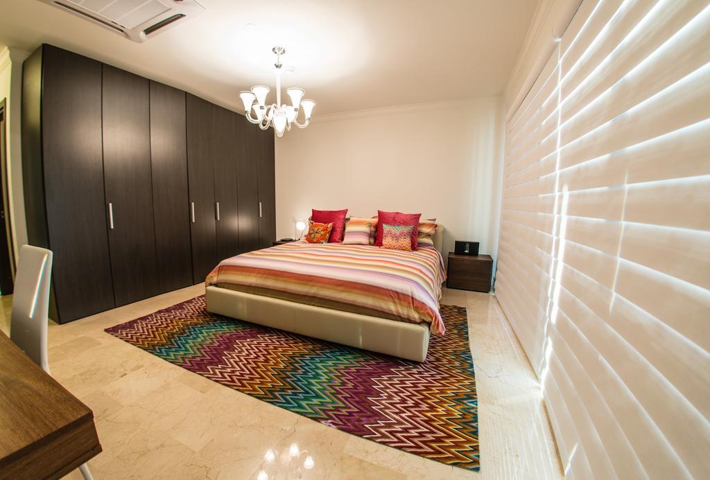 Palmaruba Condos Palm Beach Room photo