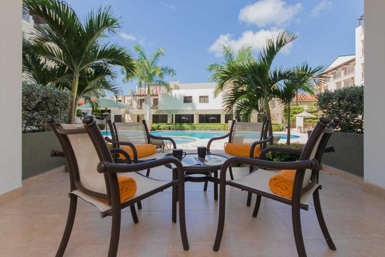 Palmaruba Condos Palm Beach Exterior photo