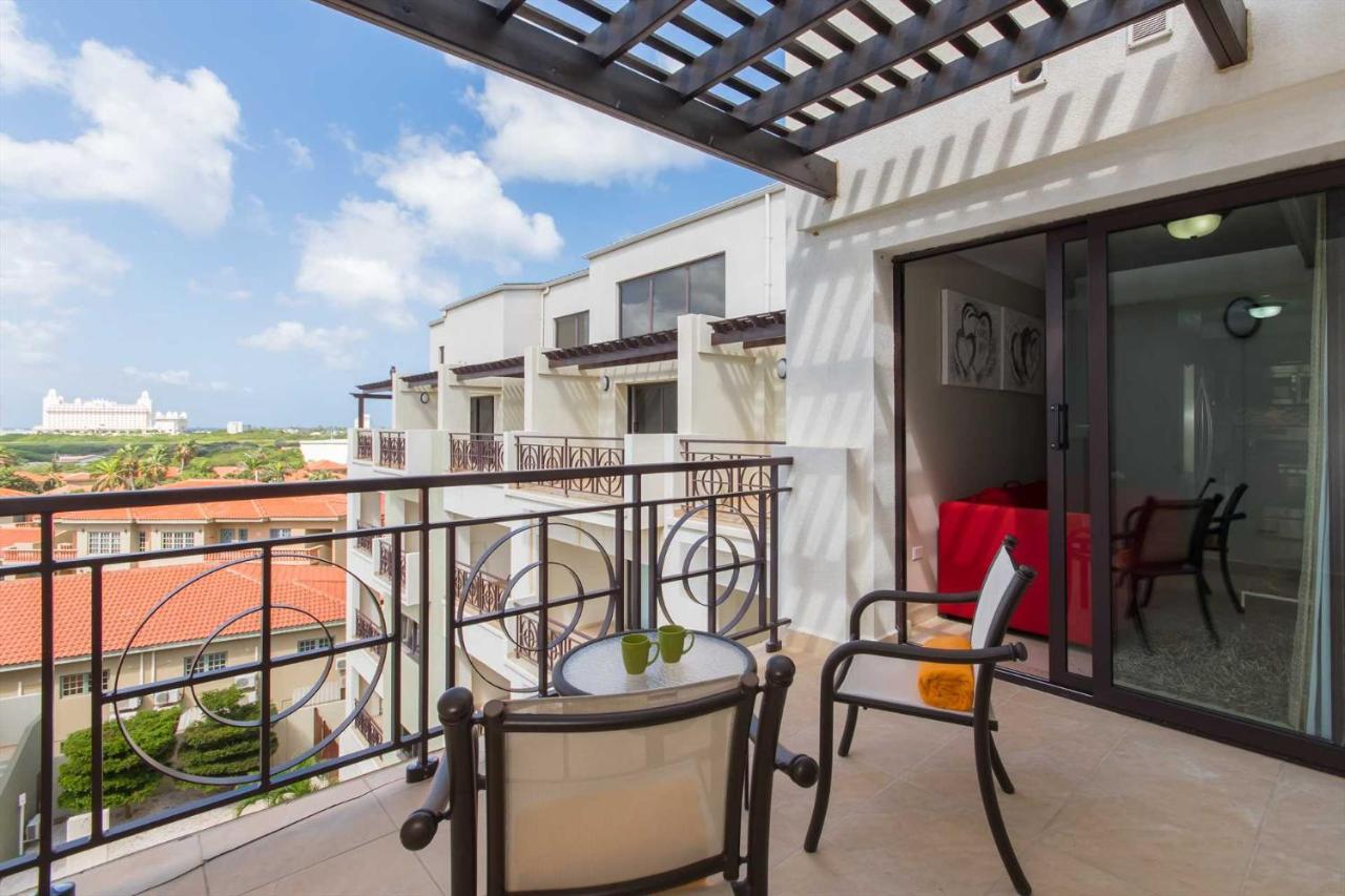 Palmaruba Condos Palm Beach Exterior photo